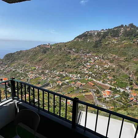 Local - El Paraiso Camara de Lobos