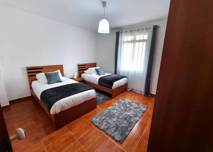 Local - El Paraiso * 卡马拉-德洛布什